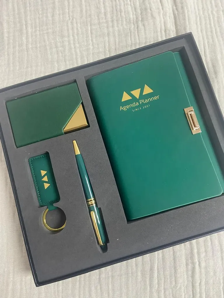 مجموعة حامل البطاقات - Cardholder set