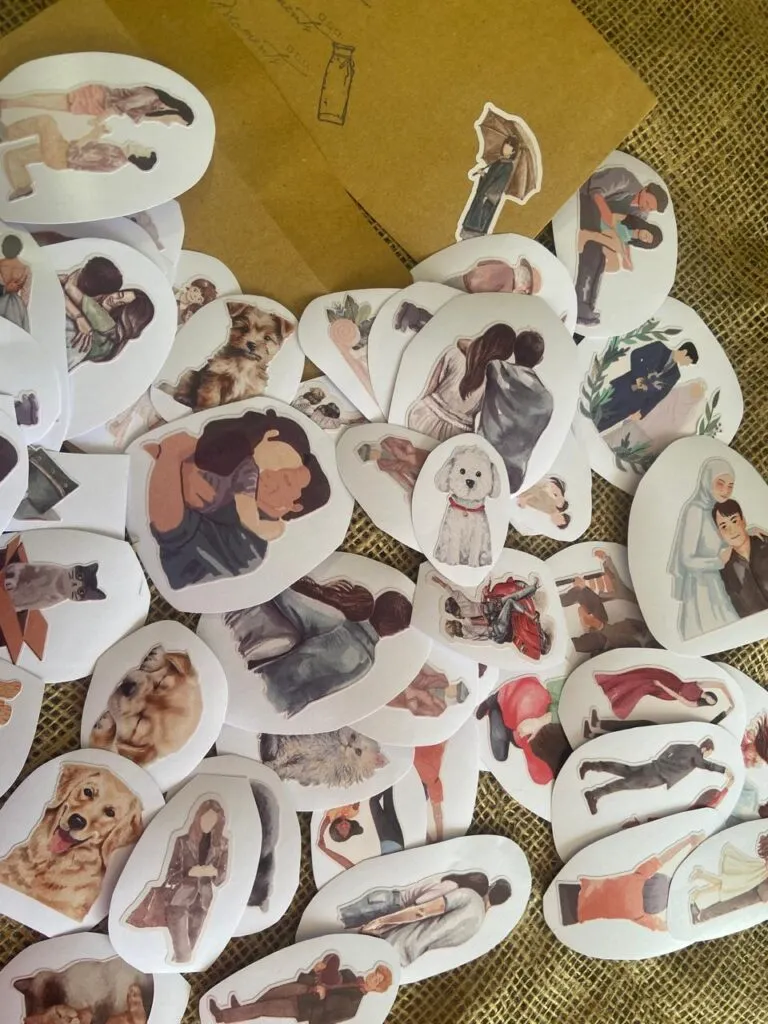 Family and Pets Stickers Pack – مجموعة ملصقات العائلة والحيوانات الأليفة