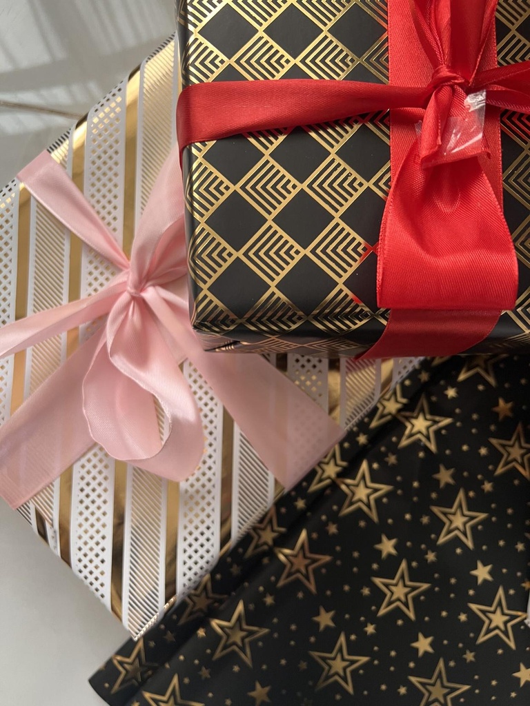 Gift wrapping paper - ورق تغليف هدايا